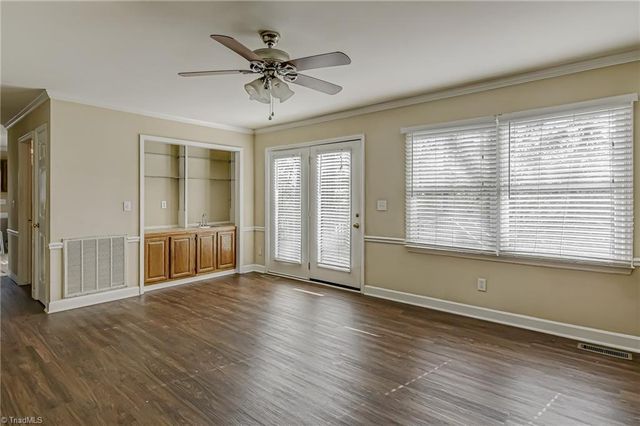 4341 Becks Park Lane, Winston-salem, NC 27106