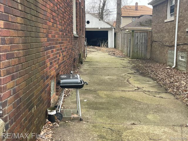 5919 Yorkshire Road, Detroit, MI 48224