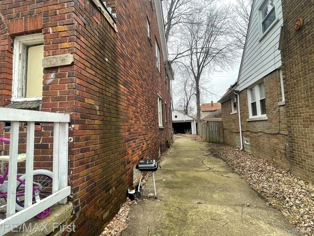 5919 Yorkshire Road, Detroit, MI 48224