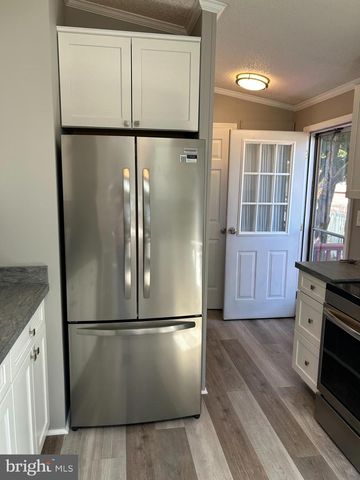 3 BAY VISTA DR, Berlin, MD 21811