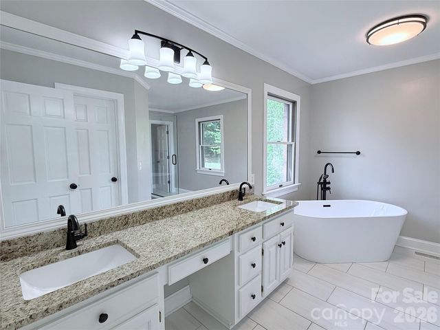 813 Rothmoor Drive, Concord, NC 28025