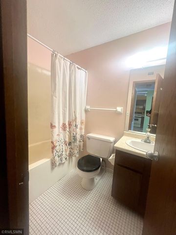 26 10th Street W 803, Saint Paul, MN 55102