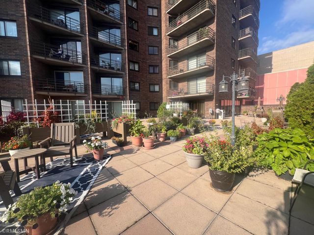 26 10th Street W 803, Saint Paul, MN 55102