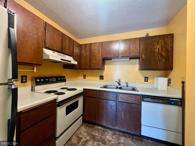 26 10th Street W 803, Saint Paul, MN 55102