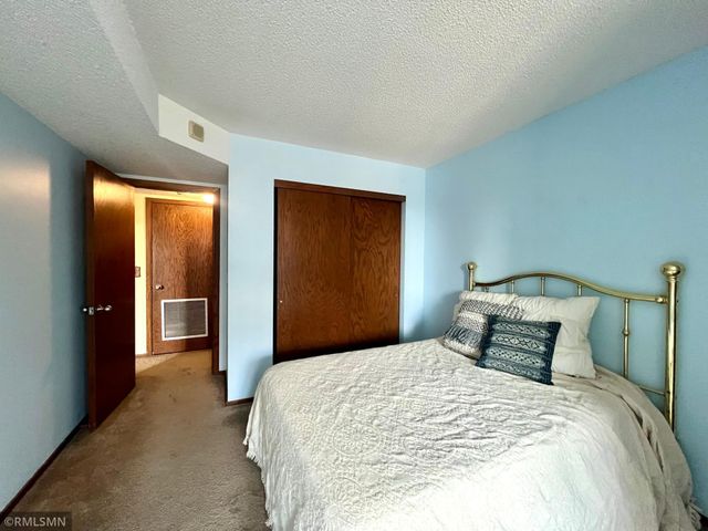 26 10th Street W 803, Saint Paul, MN 55102