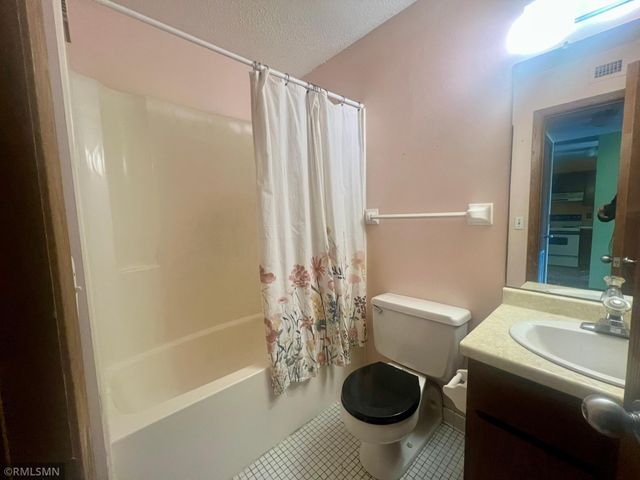 26 10th Street W 803, Saint Paul, MN 55102