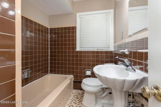 3108 Hewitt Ave, Louisville, KY 40220