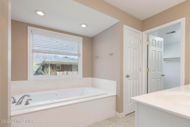 3108 Hewitt Ave, Louisville, KY 40220