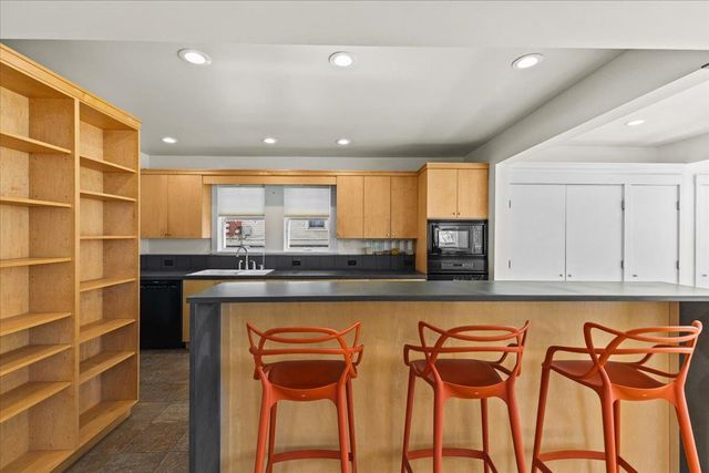 185 Maple Street, Burlington, VT 05401