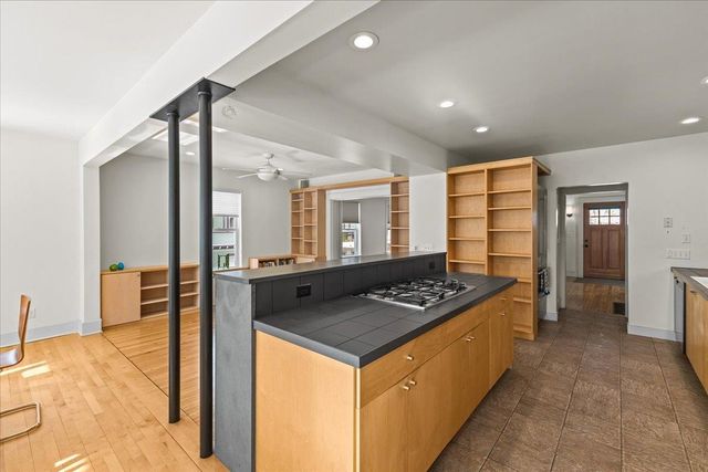 185 Maple Street, Burlington, VT 05401