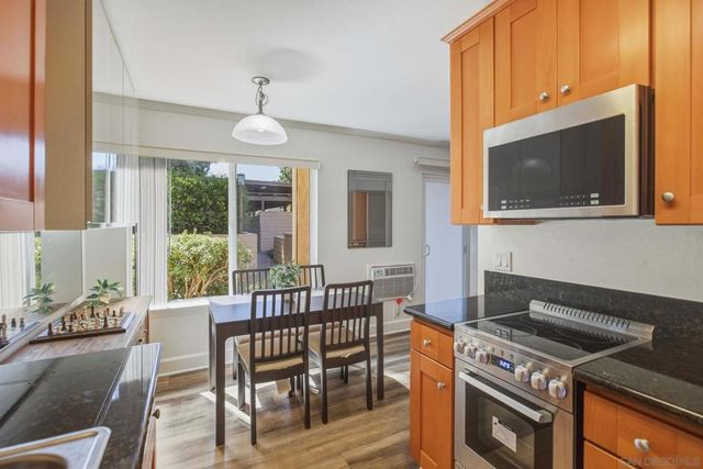 8581 Villa La Jolla J, La Jolla, CA 92037