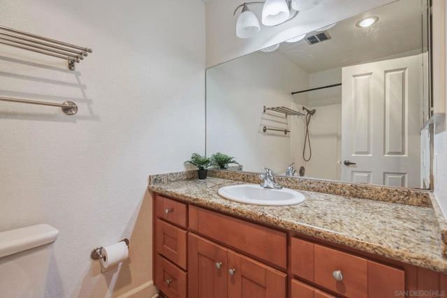 8581 Villa La Jolla J, La Jolla, CA 92037