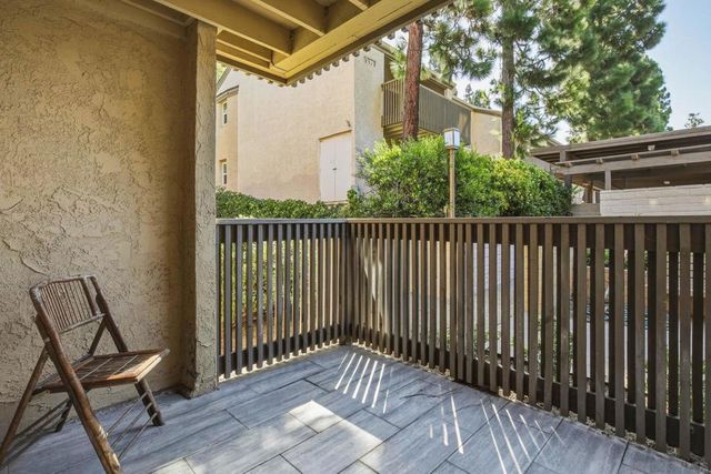 8581 Villa La Jolla J, La Jolla, CA 92037