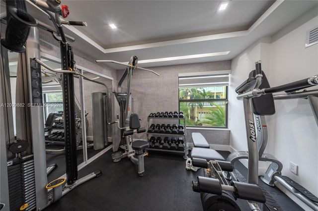 5601 N Ocean Dr 5601, Hollywood, FL 33019