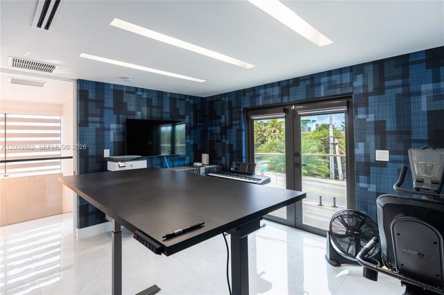 5601 N Ocean Dr 5601, Hollywood, FL 33019