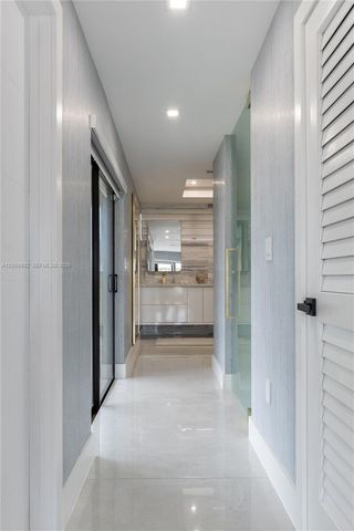 5601 N Ocean Dr 5601, Hollywood, FL 33019