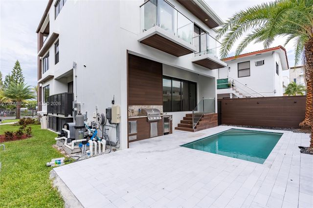5601 N Ocean Dr 5601, Hollywood, FL 33019