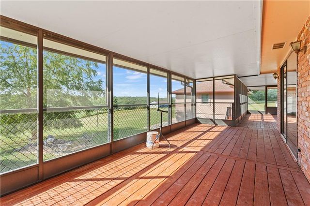 822 Dickinson Road, Independence, MO 64050