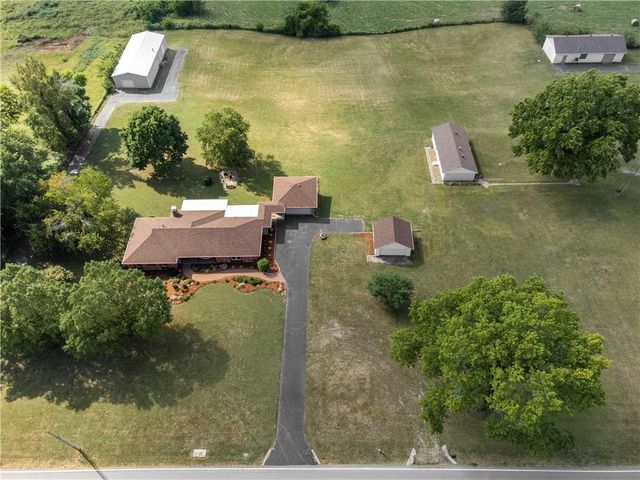 822 Dickinson Road, Independence, MO 64050