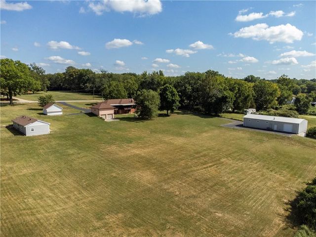 822 Dickinson Road, Independence, MO 64050