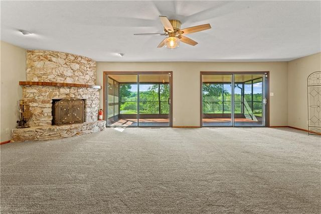 822 Dickinson Road, Independence, MO 64050