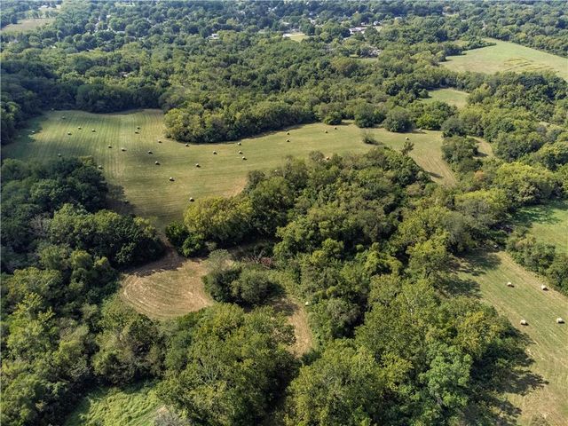 822 Dickinson Road, Independence, MO 64050