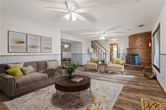 822 Dickinson Road, Independence, MO 64050