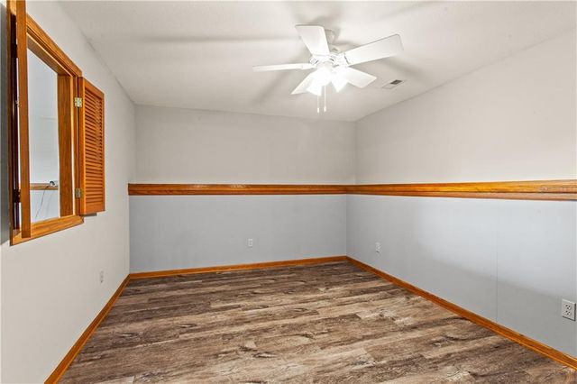 822 Dickinson Road, Independence, MO 64050