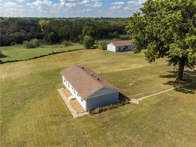 822 Dickinson Road, Independence, MO 64050