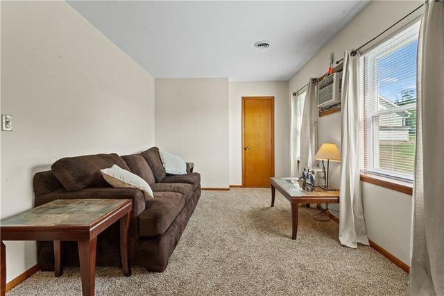 822 Dickinson Road, Independence, MO 64050