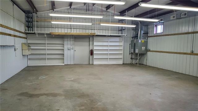 822 Dickinson Road, Independence, MO 64050