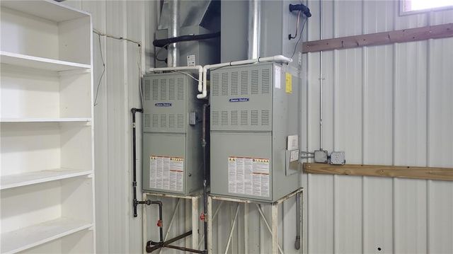 822 Dickinson Road, Independence, MO 64050