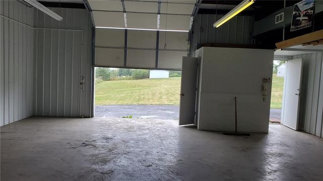 822 Dickinson Road, Independence, MO 64050