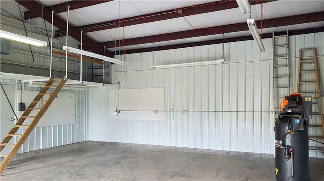 822 Dickinson Road, Independence, MO 64050