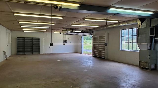 822 Dickinson Road, Independence, MO 64050