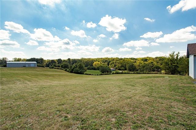 822 Dickinson Road, Independence, MO 64050