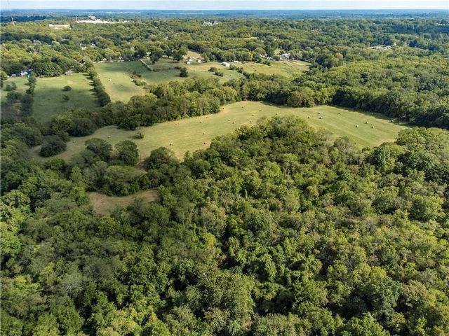 822 Dickinson Road, Independence, MO 64050