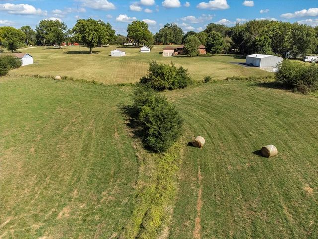 822 Dickinson Road, Independence, MO 64050