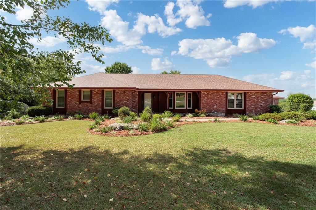 822 Dickinson Road, Independence, MO 64050