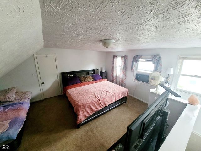 232 N East Street, Plainfield, IN 46168