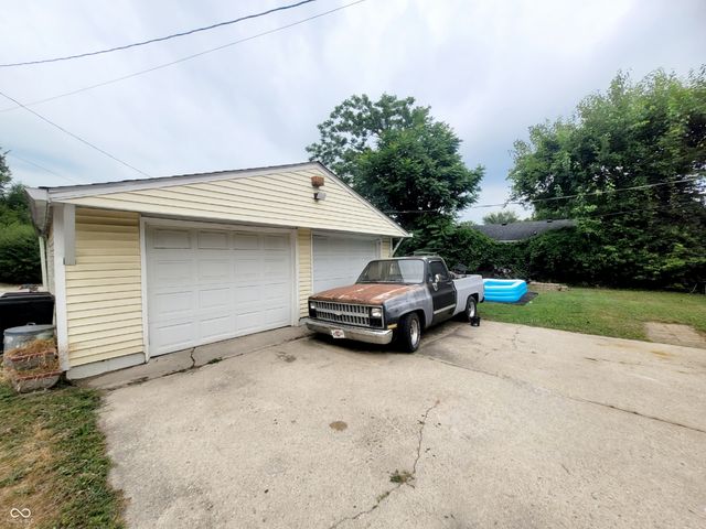 232 N East Street, Plainfield, IN 46168