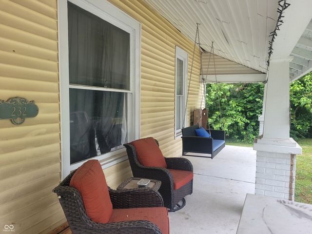 232 N East Street, Plainfield, IN 46168