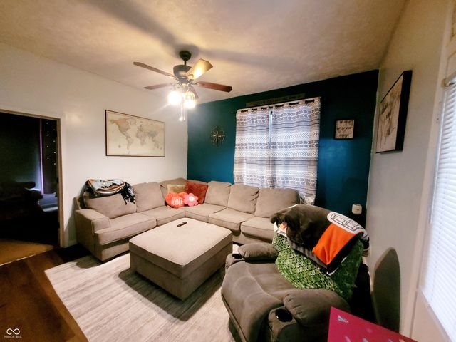 232 N East Street, Plainfield, IN 46168