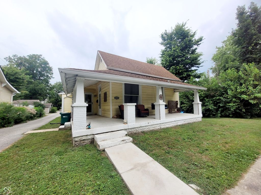 232 N East Street, Plainfield, IN 46168
