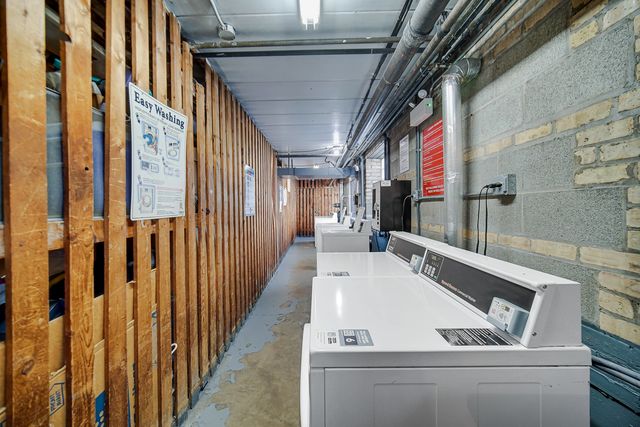 6161 N HOYNE Avenue 302, Chicago, IL 60659