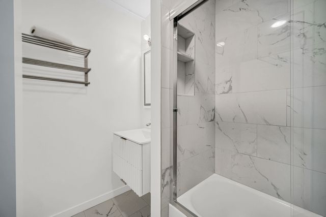 6161 N HOYNE Avenue 302, Chicago, IL 60659