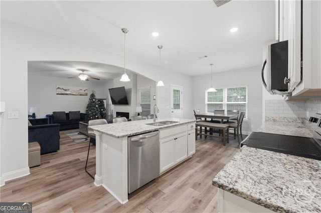 13 Wiregrass Way, Savannah, GA 31419