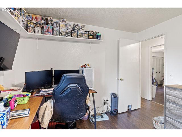 2133 Nw WATTERS St, Roseburg, OR 97471