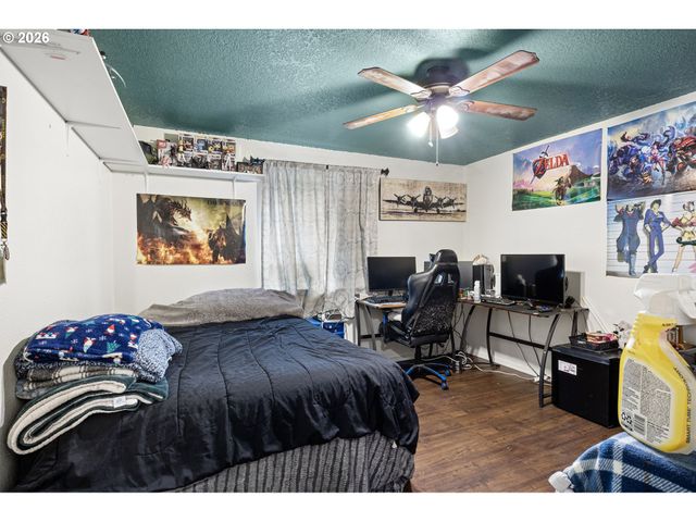 2133 Nw WATTERS St, Roseburg, OR 97471