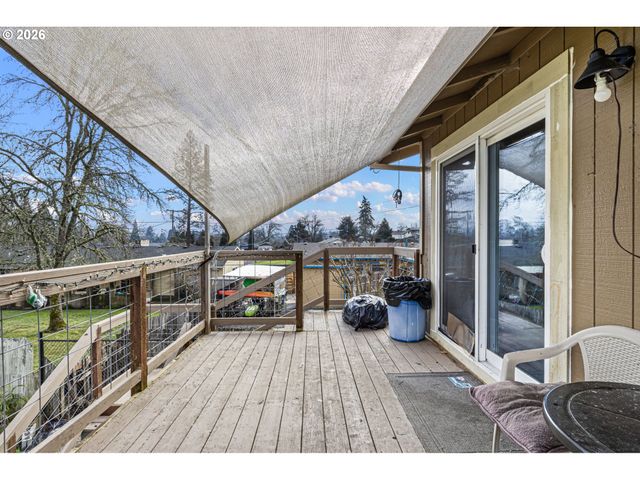 2133 Nw WATTERS St, Roseburg, OR 97471